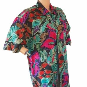 100% Silk button down short sleeved shirt
